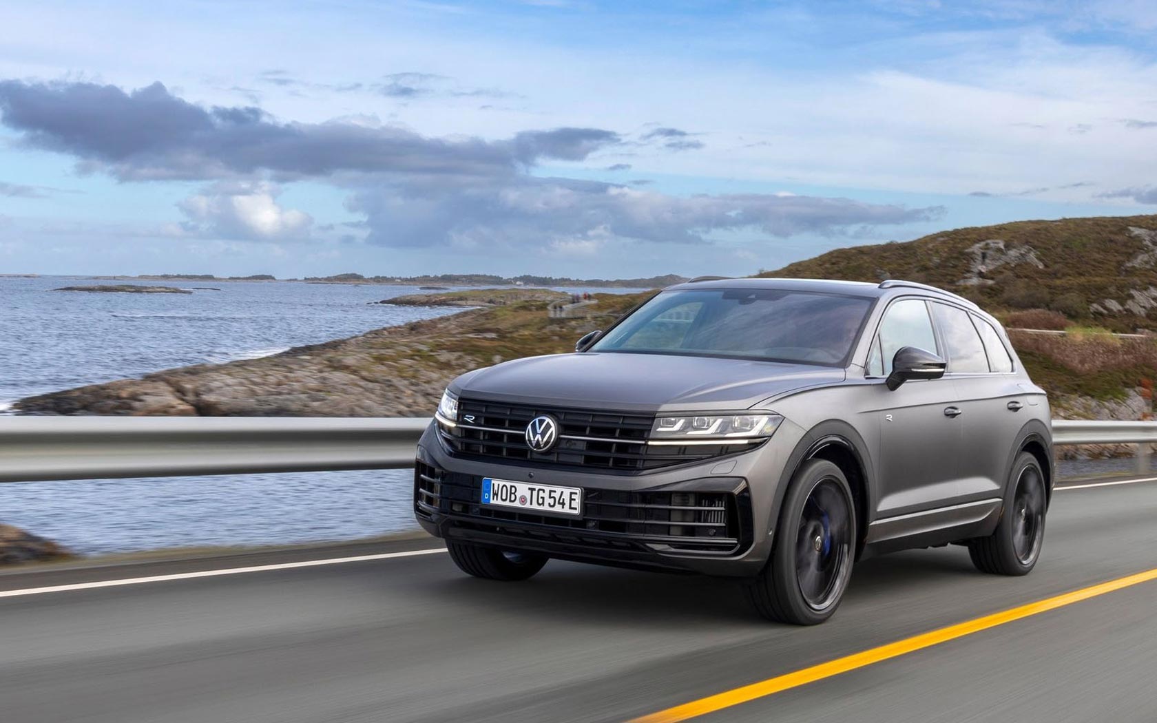  Volkswagen Touareg R 2023 